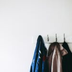 DIY-jashaakprojecten: hoe je jashaken kunt maken van gerecyclede materialen of goedkope materialen om een unieke en stijlvolle opslagoplossing voor jassen te creëren